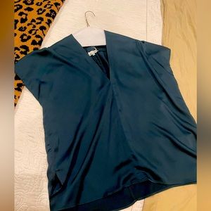 Karlie emerald green top